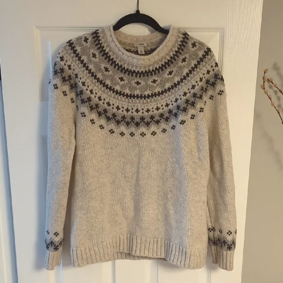 LL Bean Cozy Beige Patterned Sweater - Picture 6 of 10